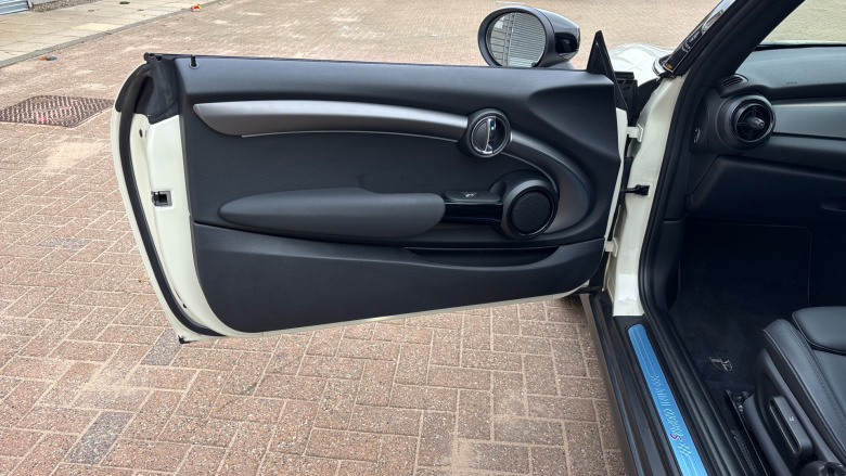 MINI Hatchback 2.0 Cooper S Exclusive 3dr Auto Petrol Hatchback